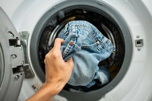 Догляд за джинсовою тканиною: як зберегти її зовнішній вигляд та властивості. фото